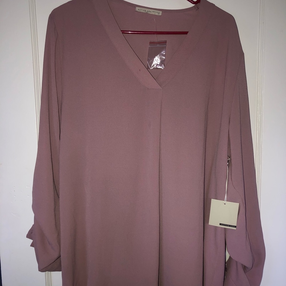 Gorgeous mauve NWT blouse